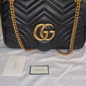 GG Marmont Matelassé Shoulder Bag - Black